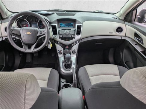 Used 2014 Chevrolet Cruze LS image 15