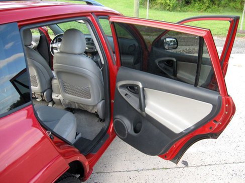 Used 2011 Toyota RAV4 Limited image 20