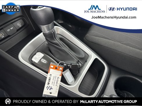 Used 2024 Hyundai Venue SE image 32