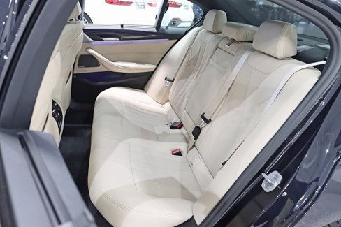 Used 2023 BMW 530i xDrive w/ Executive Package image 30