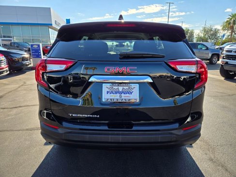 Used 2022 GMC Terrain SLE w/ LPO, Cargo Package image 5