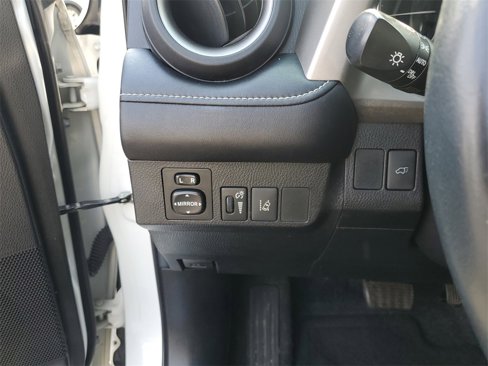Used 2016 Toyota RAV4 Limited image 21
