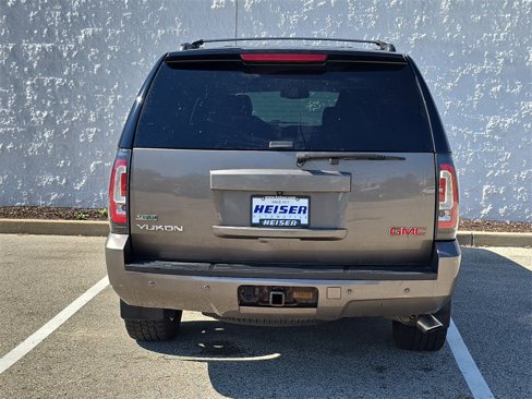 Used 2011 GMC Yukon SLT w/ SLT-2 Equipment Package image 12