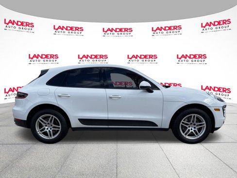 Used 2017 Porsche Macan image 2