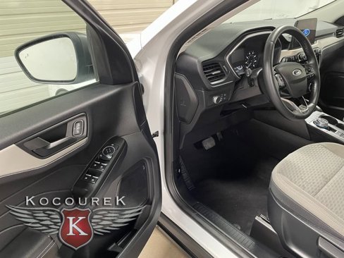 Used 2022 Ford Escape SE w/ Cold Weather Package image 10