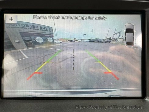 Used 2018 Ford Explorer XLT w/ Equipment Group 201A image 28