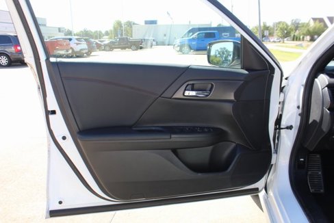 Used 2017 Honda Accord Sport Special Edition image 8