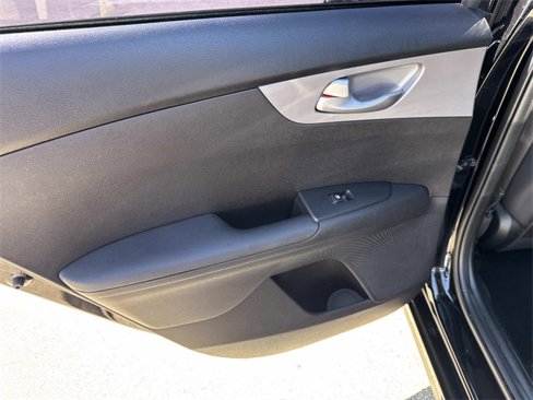 Used 2023 Kia Forte LXS image 13