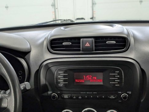 Used 2015 Kia Soul + image 17