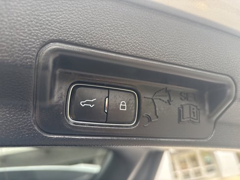 Used 2021 Ford Explorer XLT w/ Equipment Group 202A image 32