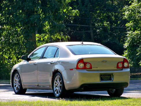 Used 2009 Chevrolet Malibu LTZ image 6