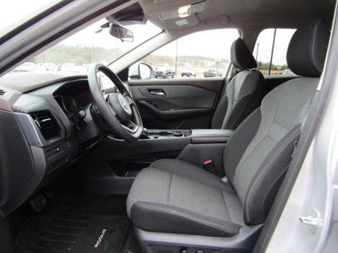 Used 2022 Nissan Rogue SV image 14