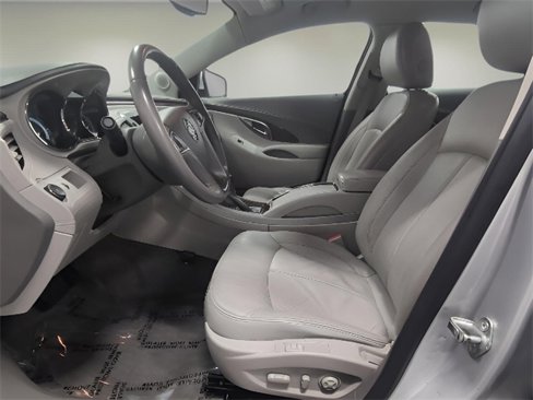 Used 2011 Buick LaCrosse CXL image 3