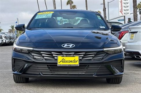 Certified 2025 Hyundai Elantra Sport image 9
