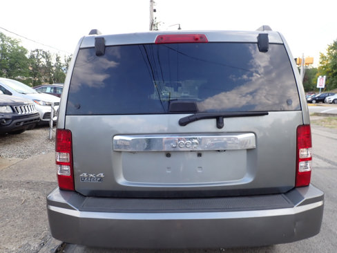 Used 2012 Jeep Liberty Sport image 3