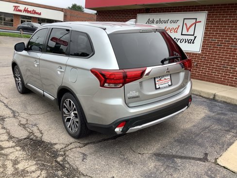 Used 2018 Mitsubishi Outlander SE image 5