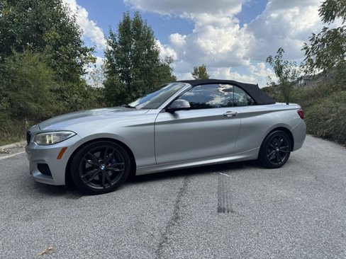 Used 2016 BMW M235i xDrive Convertible image 8