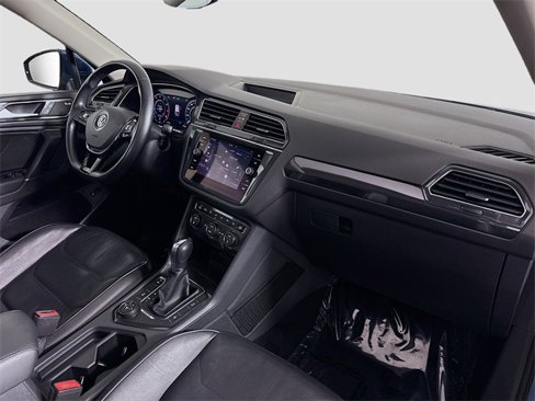 Used 2018 Volkswagen Tiguan SEL Premium image 30