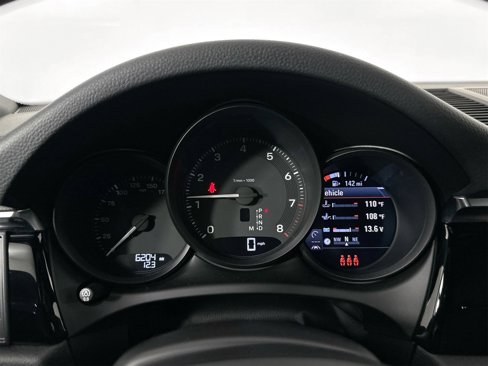 Certified 2024 Porsche Macan image 19