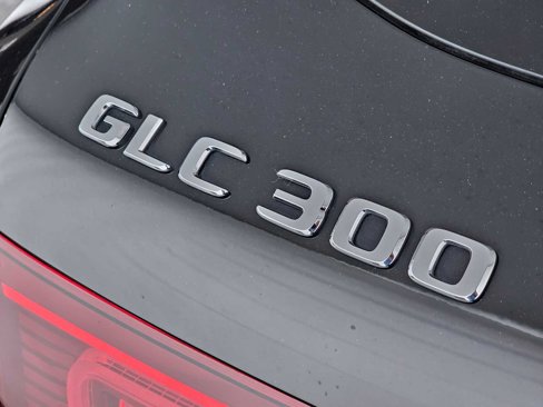 Used 2022 Mercedes-Benz GLC 300 4MATIC w/ AMG Line image 15