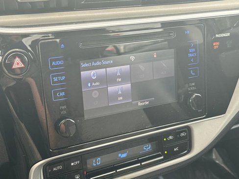 Used 2017 Toyota Corolla LE image 20