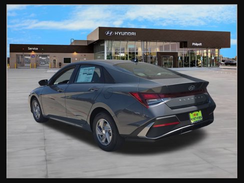 New 2025 Hyundai Elantra SE image 3