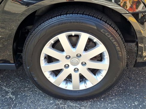 Used 2016 Chrysler Town & Country Touring image 10