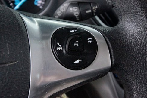 Used 2015 Ford Escape SE w/ SE Chrome Package image 22