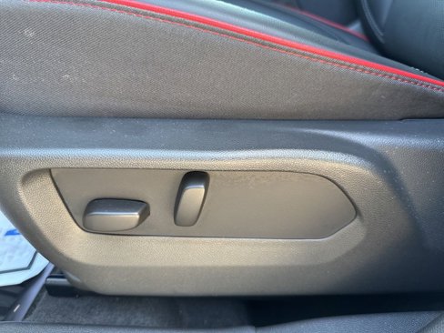 Used 2023 Buick Envision Essence w/ Sport Touring Package image 12