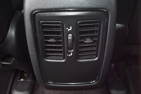 Used 2018 Jeep Grand Cherokee Laredo image 29