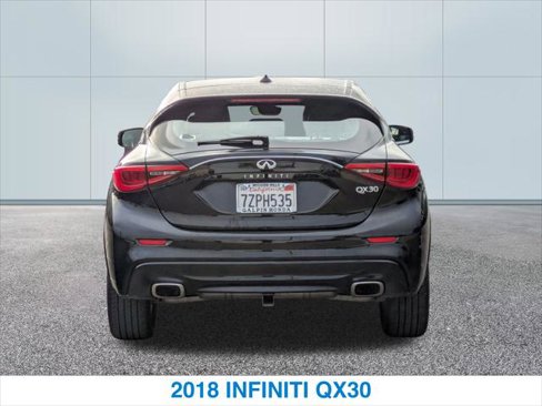 Used 2018 INFINITI QX30 image 8