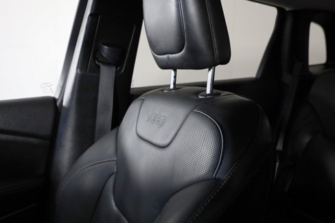 Used 2018 Jeep Cherokee Limited w/ Technology Group image 40