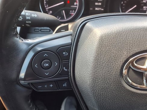 Used 2022 Toyota Camry SE image 13