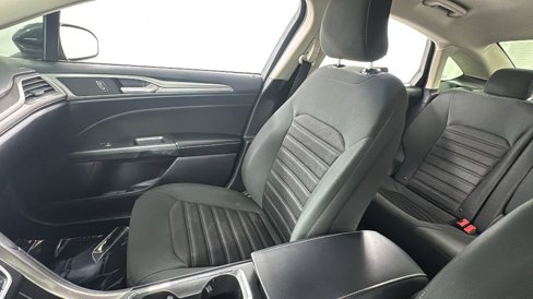 Used 2019 Ford Fusion SE image 13