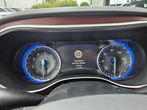 Used 2020 Chrysler Pacifica Limited image 22