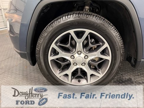 Used 2019 Jeep Grand Cherokee Limited image 19