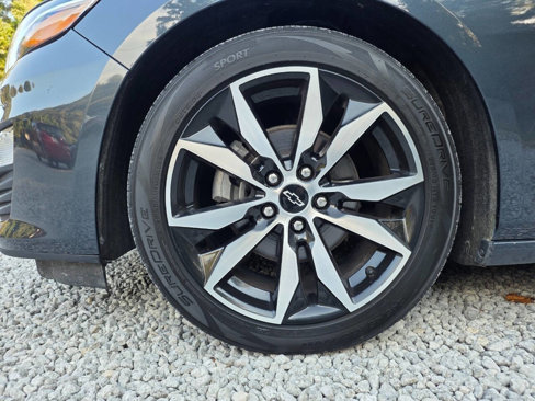 Used 2020 Chevrolet Malibu RS w/ LPO, Convenience Package 2 image 9