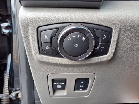 Used 2018 Ford F150 XLT w/ Equipment Group 302A Luxury image 19