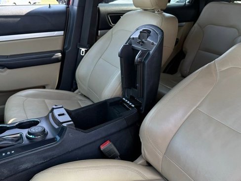 Used 2016 Ford Explorer XLT w/ Equipment Group 202A image 34