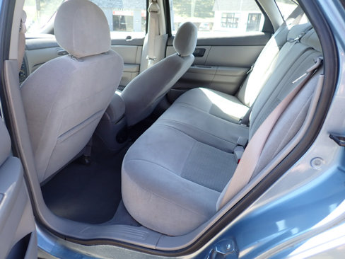 Used 2005 Ford Taurus SE image 7