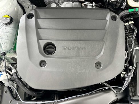 Certified 2025 Volvo XC40 B5 Core image 29