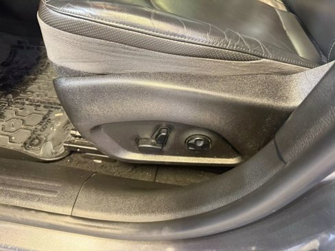 Used 2017 Jeep Renegade Limited image 11