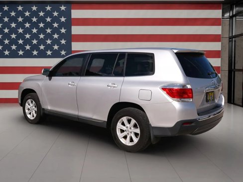 Used 2013 Toyota Highlander 4WD image 3