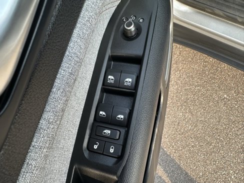 Certified 2022 Jeep Compass Latitude image 17