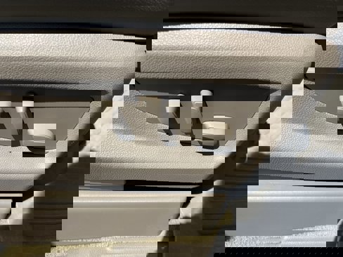 Used 2018 GMC Yukon SLT w/ Premium Edition image 38