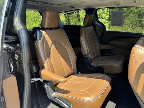 Used 2019 Chrysler Pacifica Limited w/ Advanced Safetytec Group image 33