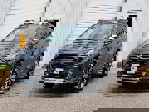Used 2025 Subaru Outback Touring XT image 1