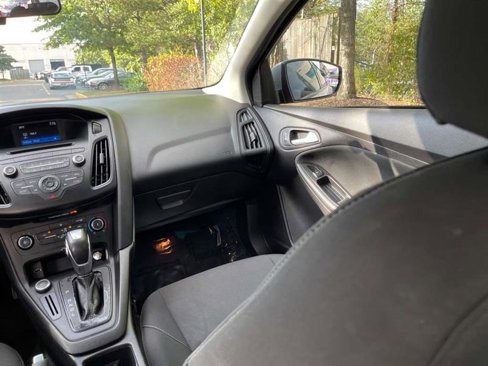 Used 2015 Ford Focus SE image 49