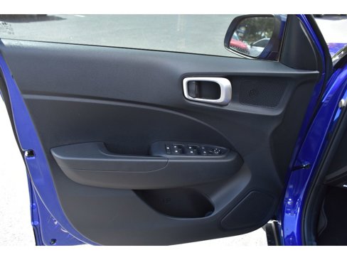 New 2025 Hyundai Venue SE image 16