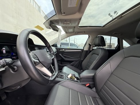 Used 2023 Volkswagen Jetta SE image 5